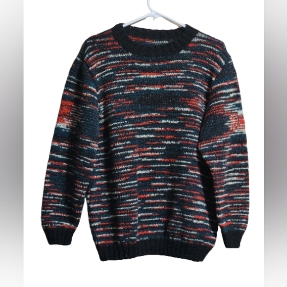 Crewneck pullover sweater color black red green  stripes medium/large - Picture 1 of 3